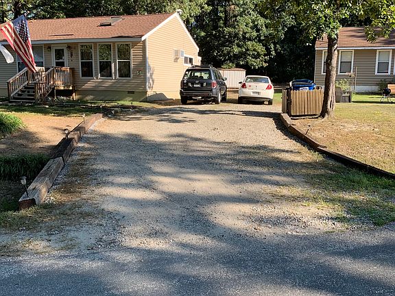 Large Driveway/6 car