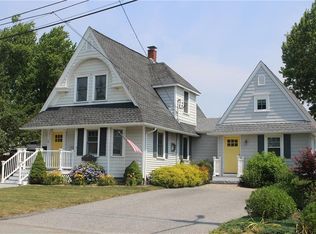 29 Chapmans Ave, Warwick, RI 02886