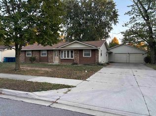 1306 Deveron Dr, New Haven, IN 46774
