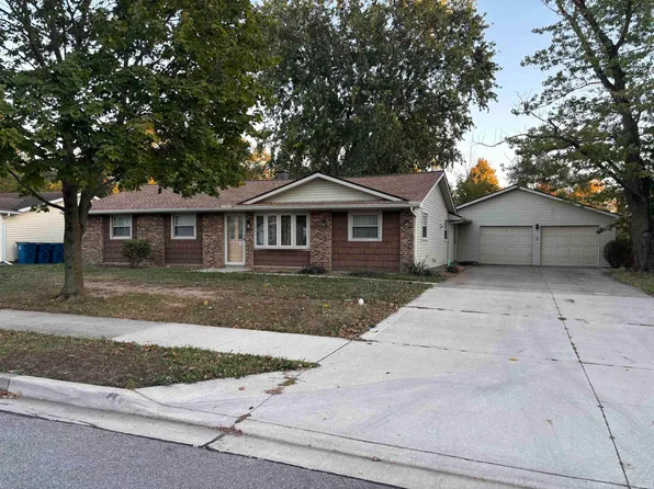 1306 Deveron Dr, New Haven, IN 46774