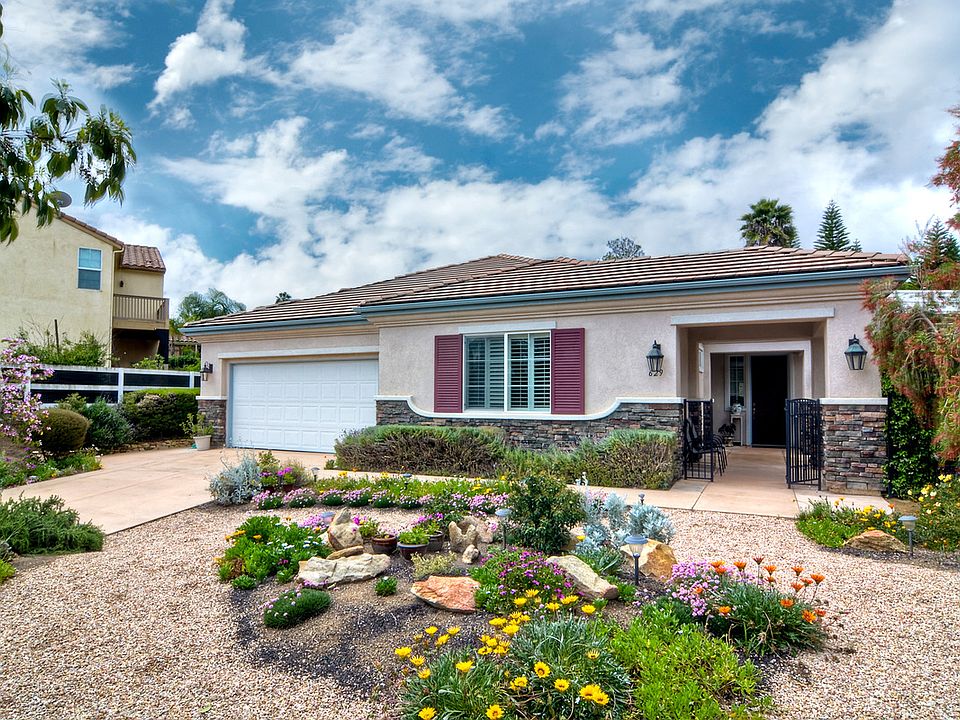 1st image of 629 Oak Glade Dr