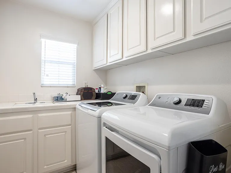 2636 Rudolph Dr — Photo 8
