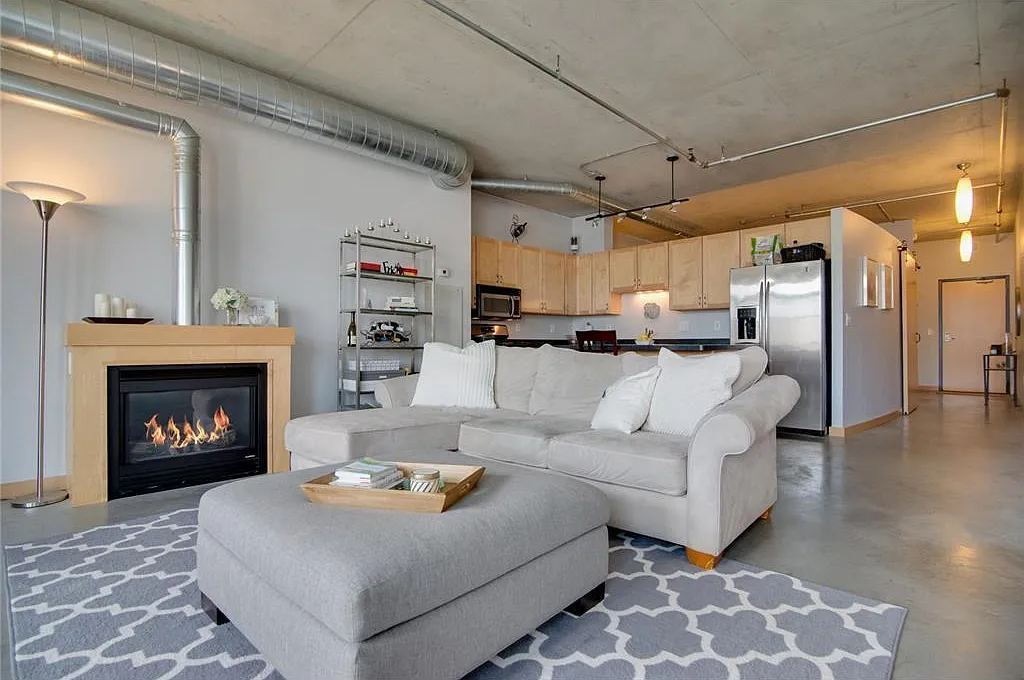 1 bed, 1.0 bath, 885 sqft, $2,195 — Photo 1