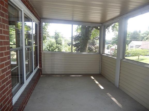 2nd image of 33 Northmont St