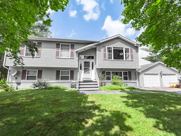 10 Cherry Lane, Bangor, ME 04401