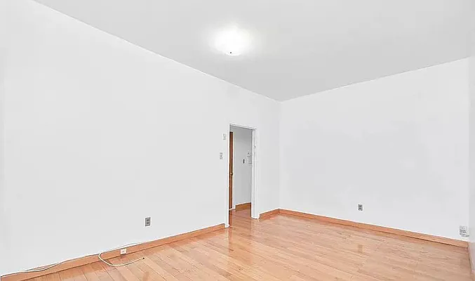 Rented by Compass | media 10