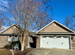 1215 Andersonville Rd, Townville, SC 29689