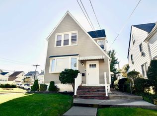 88 Munro Blvd APT 2, Valley Stream, NY 11581
