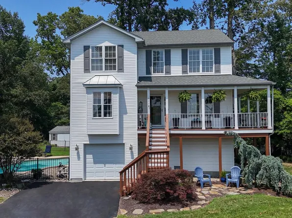 233 Circle Rd, Pasadena, MD 21122