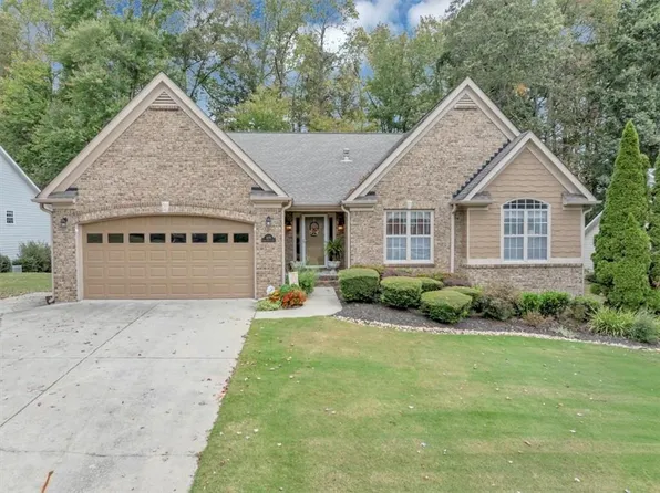 1495 Creek Pointe Cir, Lawrenceville, GA 30043