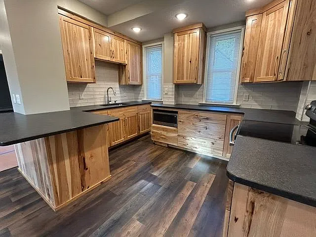 Newly completed custom kitchen
High end appliances
Luxury Plank flooring