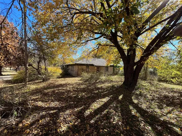 305 E 10th St, Paden, OK 74860