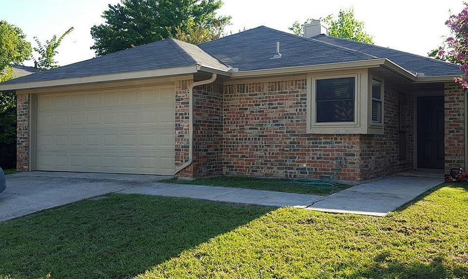 1st image of 906 Azalia Dr