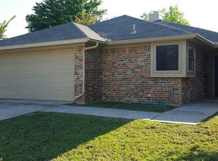 906 Azalia Dr, Lewisville, TX 75067