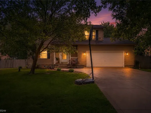 11032 Titus Ave NW, Uniontown, OH 44685