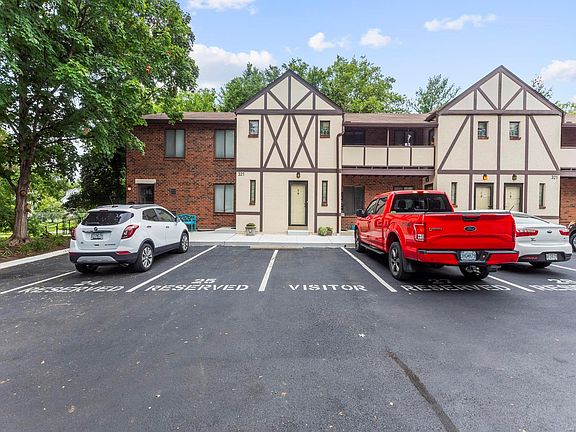 2nd image of 321 Barrington Square Est APT B