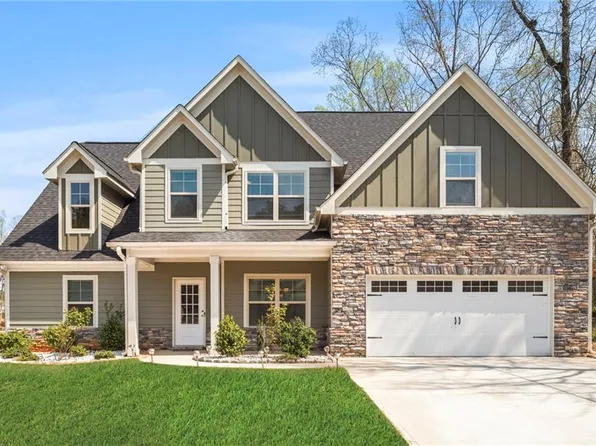 328 Smallwood Ln, Douglasville, GA 30134