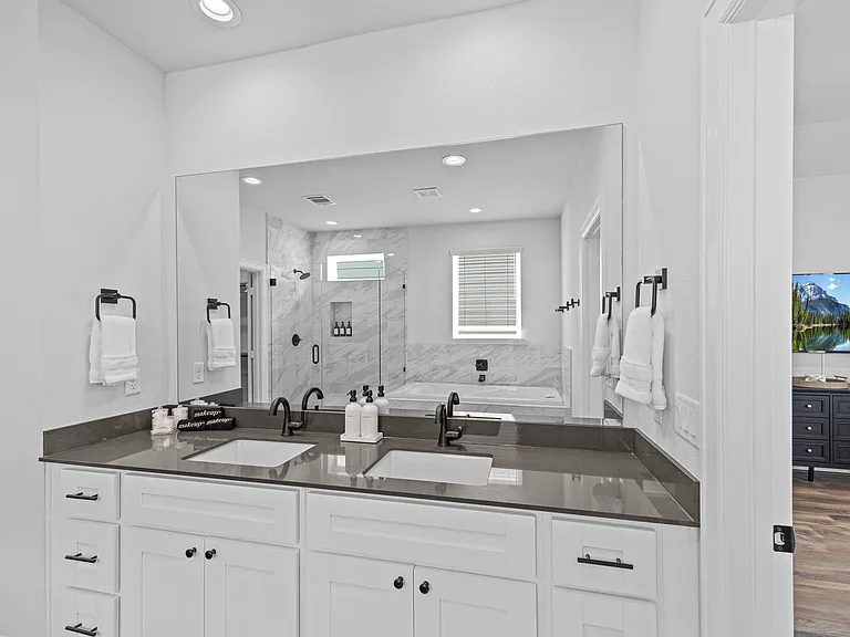 1402 Cleburne St — Photo 14