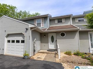 896 Briarstone Rd, Bethlehem, PA 18017