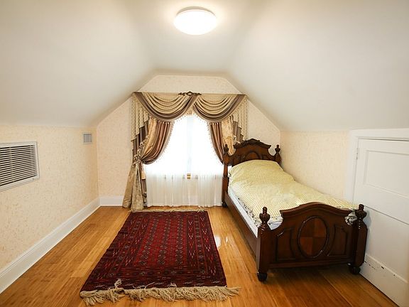 5th image of 111 81st Ave
