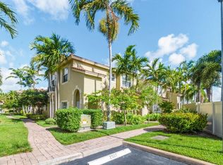 406 Lake Monterey Cir, Boynton Beach, FL 33426