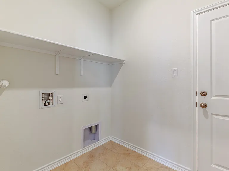 15515 Electra Cir — Photo 8