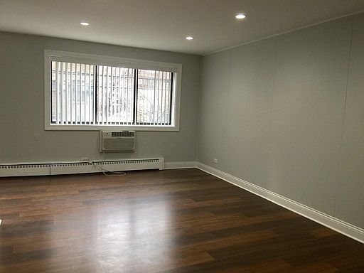2nd image of 5534 N Kenmore Ave APT 207