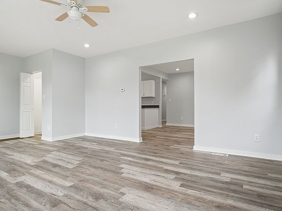 3rd image of 3452 Bedford St #1