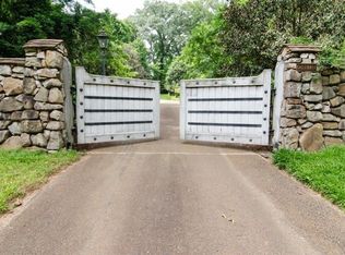 2100 W Wesley Rd NW, Atlanta, GA 30327