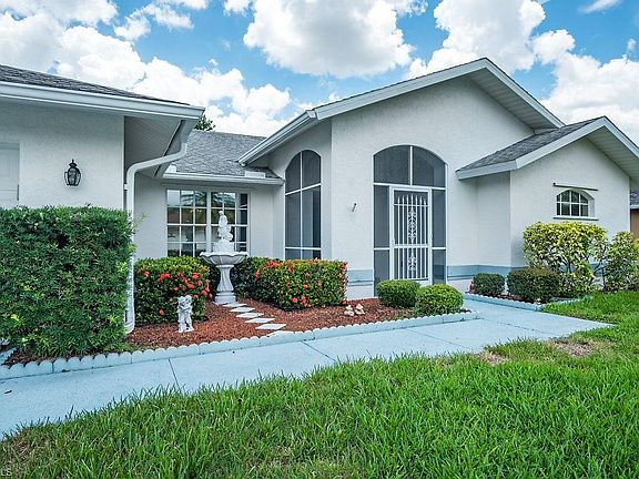 3rd image of 9855 Country Oaks Dr