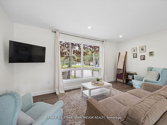 4th image of 11 Halmar Park Rd