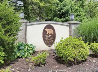 211 Laurel Brook Rd #211, Montvale, NJ 07645