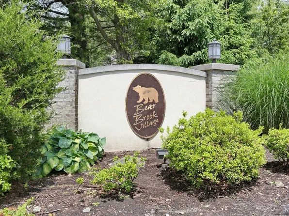 211 Laurel Brook Rd #211, Montvale, NJ 07645