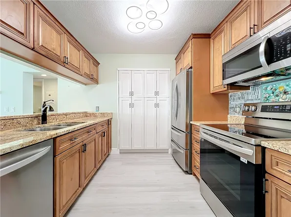 38 Plantation Dr APT 103, Vero Beach, FL 32966