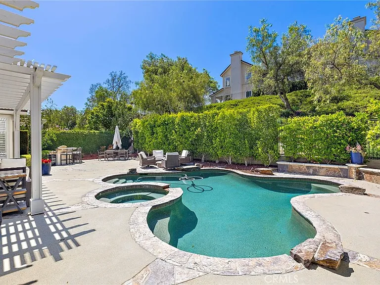 8 Victoria Ln — Photo 24