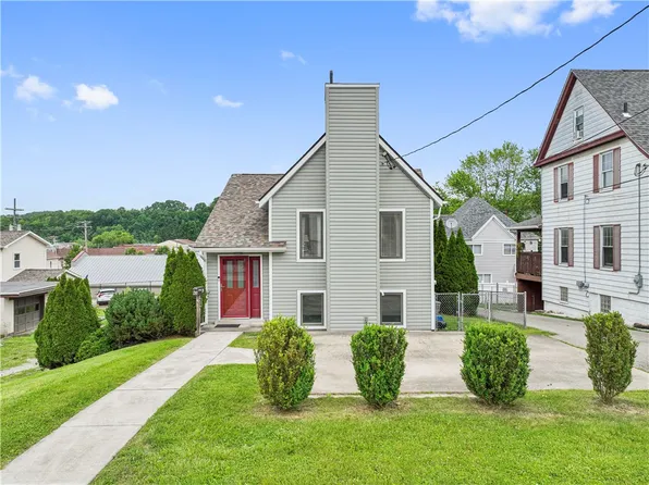 210 4th St, California, PA 15419