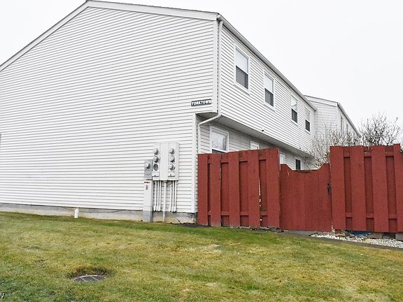 3rd image of 7397 Yorktown Ct