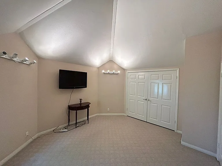 300 S Timken Rd — Photo 22