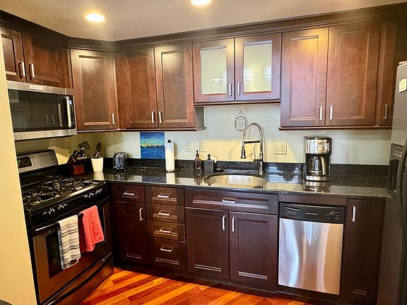 3rd image of 81 Dartmouth St APT 209