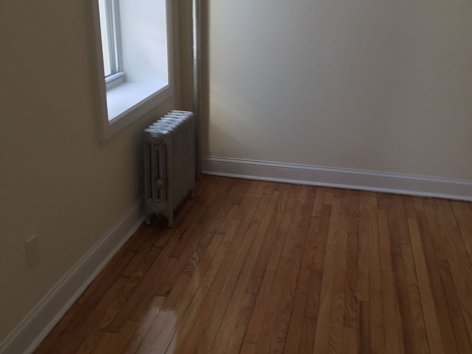 1st image of 4545 41st St APT 1R