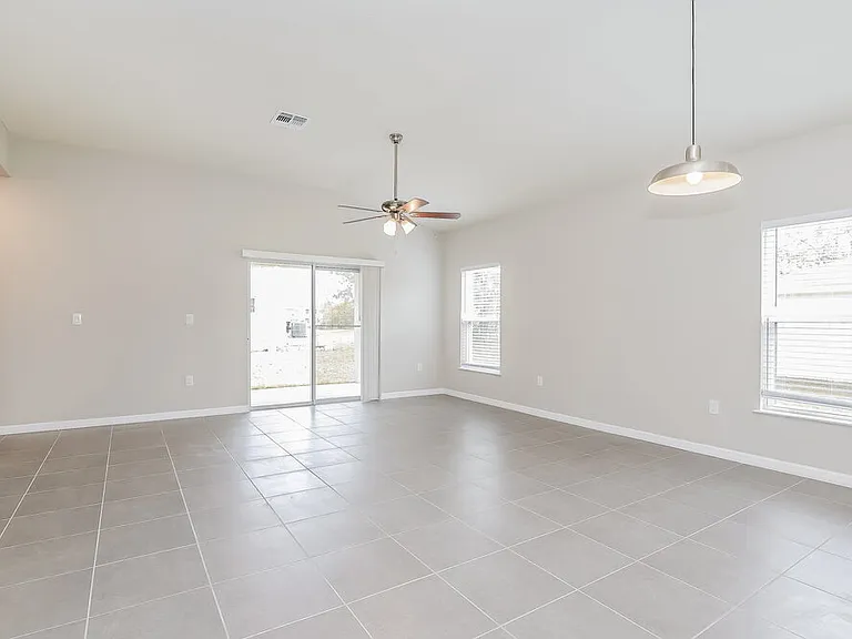 1658 Redfin Dr — Photo 3