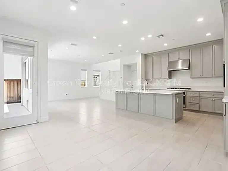 1363 S Shields Ave — Photo 3