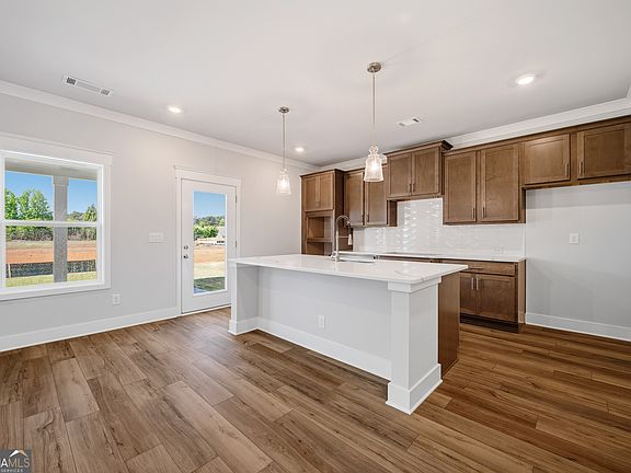 4th image of 6 Commons Way