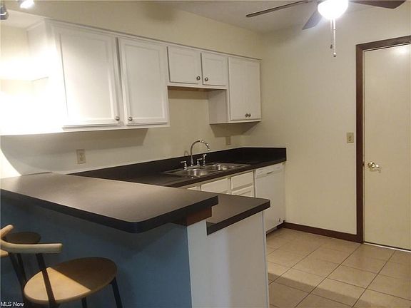 4th image of 1369 Bobby Ln #50