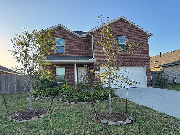 458 Maple Bend Ln — Photo 1