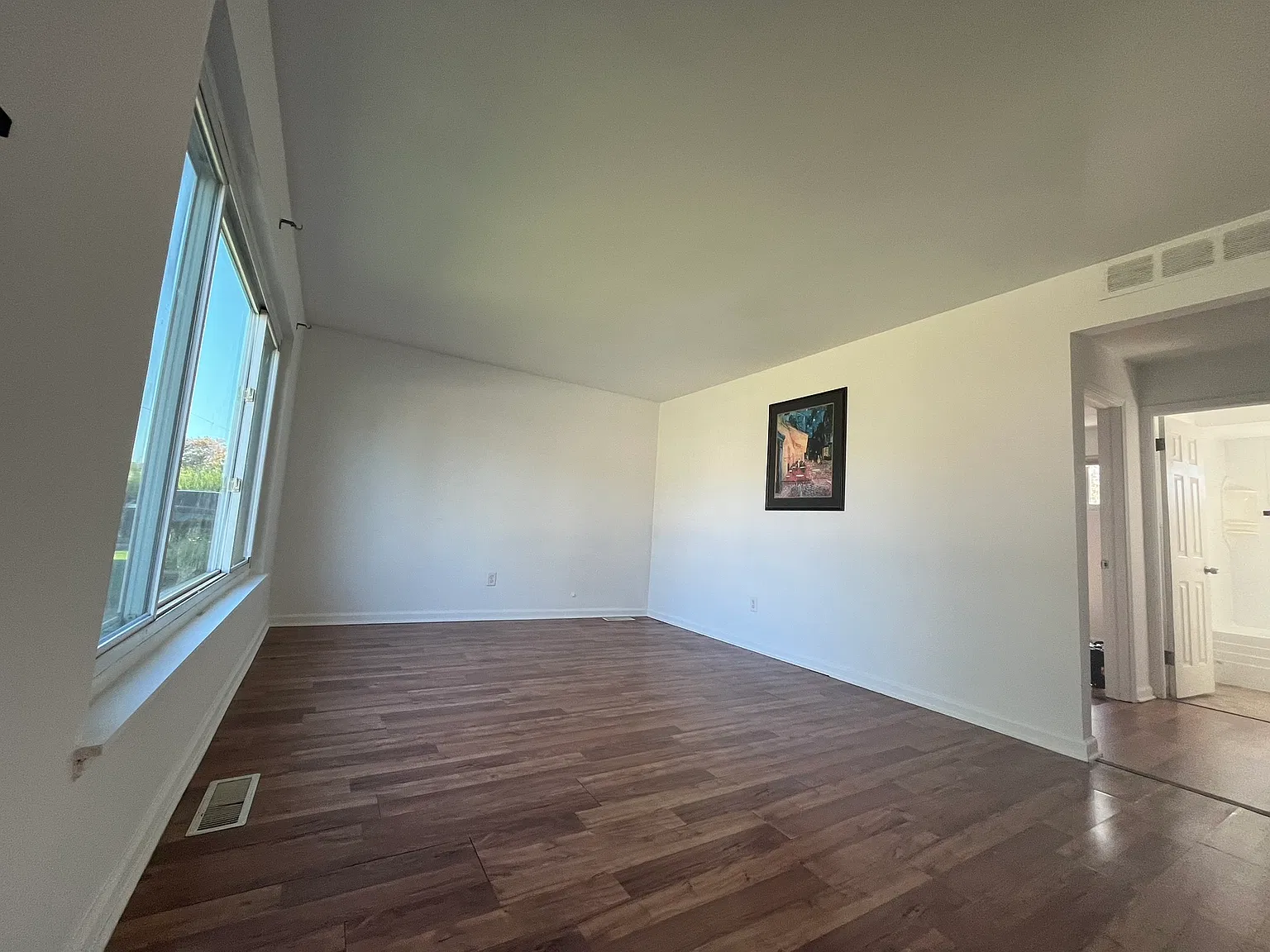 3 bed, 1092 sqft, $1,800 — Photo 3