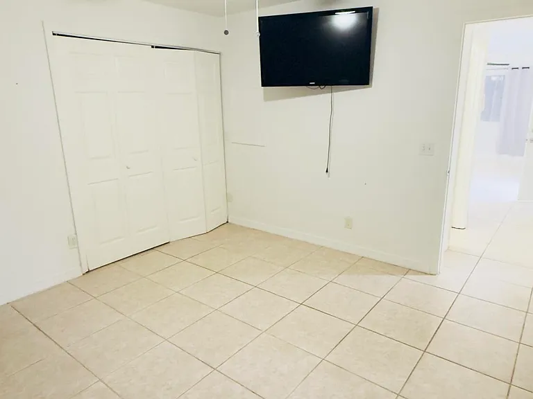 4221 Rose Ln NE — Photo 22