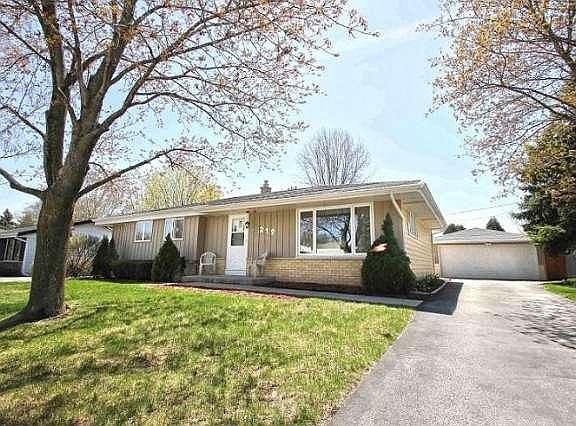 2nd image of 219 W Highland Dr