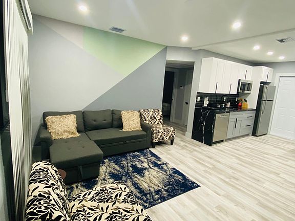 3rd image of 102 NE 71st St #102