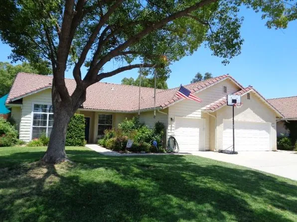 382 W Herbert Ave, Reedley, CA 93654
